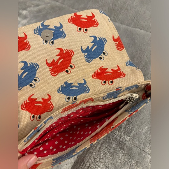 Bungalow 360 Wristlet Crab Pattern - Picture 2 of 2